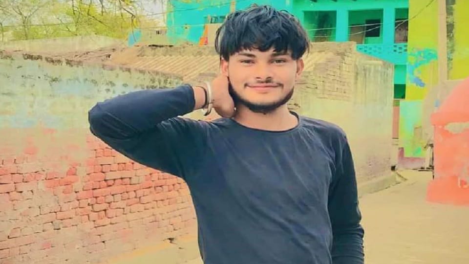Dead body of youth found hanging on rosewood tree