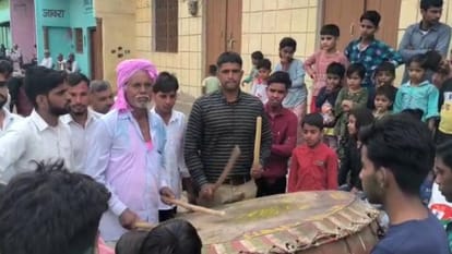 huge Holi festival was organized in Jabra village of Maant area of Mathura