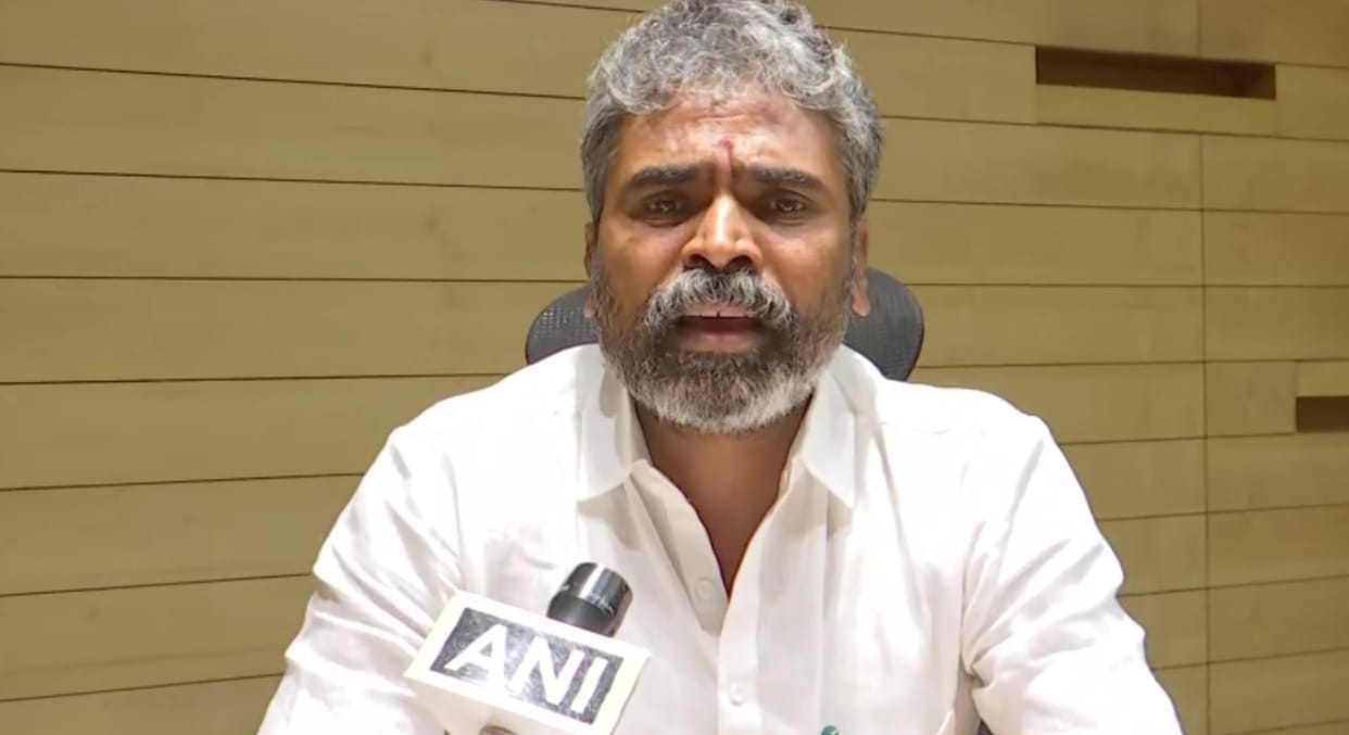 Karnataka BJP MP shouts at a woman on Women day