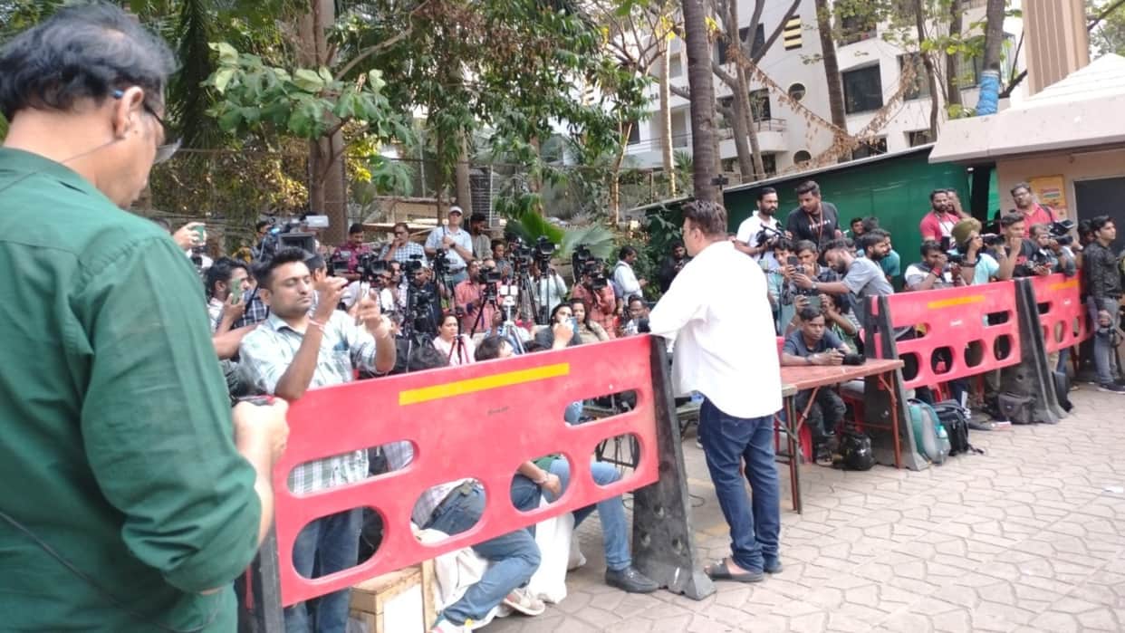 Satish Kaushik Funeral Fans and Celebs Reached to Pay Last Respect Ranbir Kapoor Boney Kapoor Anupam Kher