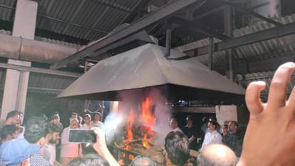 Satish Kaushik: Nephew Nishant lit fire to Satish Kaushik, prayer meeting will be organized in Mumbai on Satu