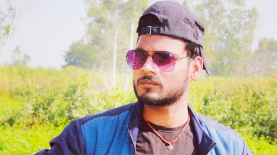 engineer dies in road accident who returning from his in-laws house after playing Holi in bareilly