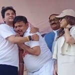 ऊर्जा मंत्री प्रद्युम्न सिंह तोमर ने सिंधिया को किया दंडवत प्रणाम