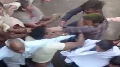मारपीट का वीडिया हुआ वायरल