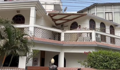 Bihar: ED team reached the house of former RJD MLA and close aide of Lalu Prasad Abu Dojana