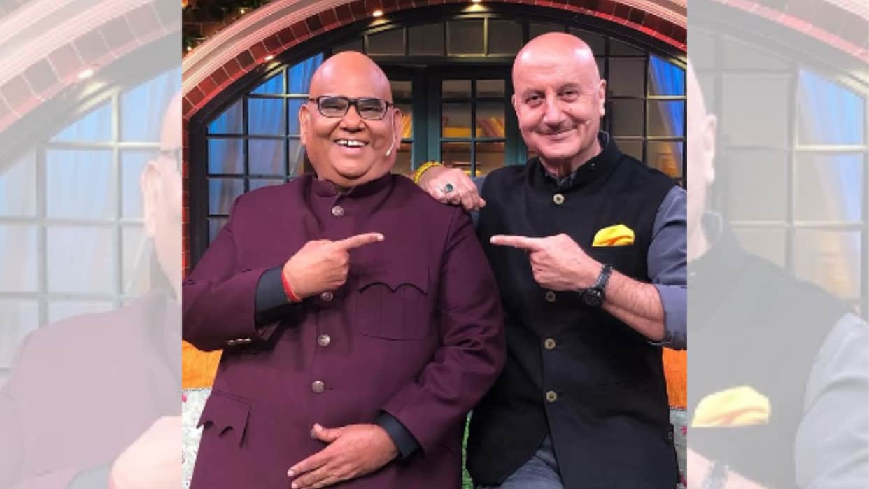 Anupam Kher Shared Throwback Video Giving Head Massage To Satish kaushik goes viral on social media