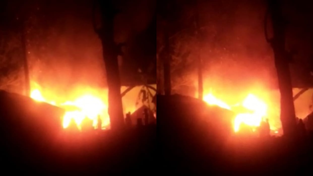 Two houses burnt to ashes due to gas cylinder explosion in Bettiah one person got scorched