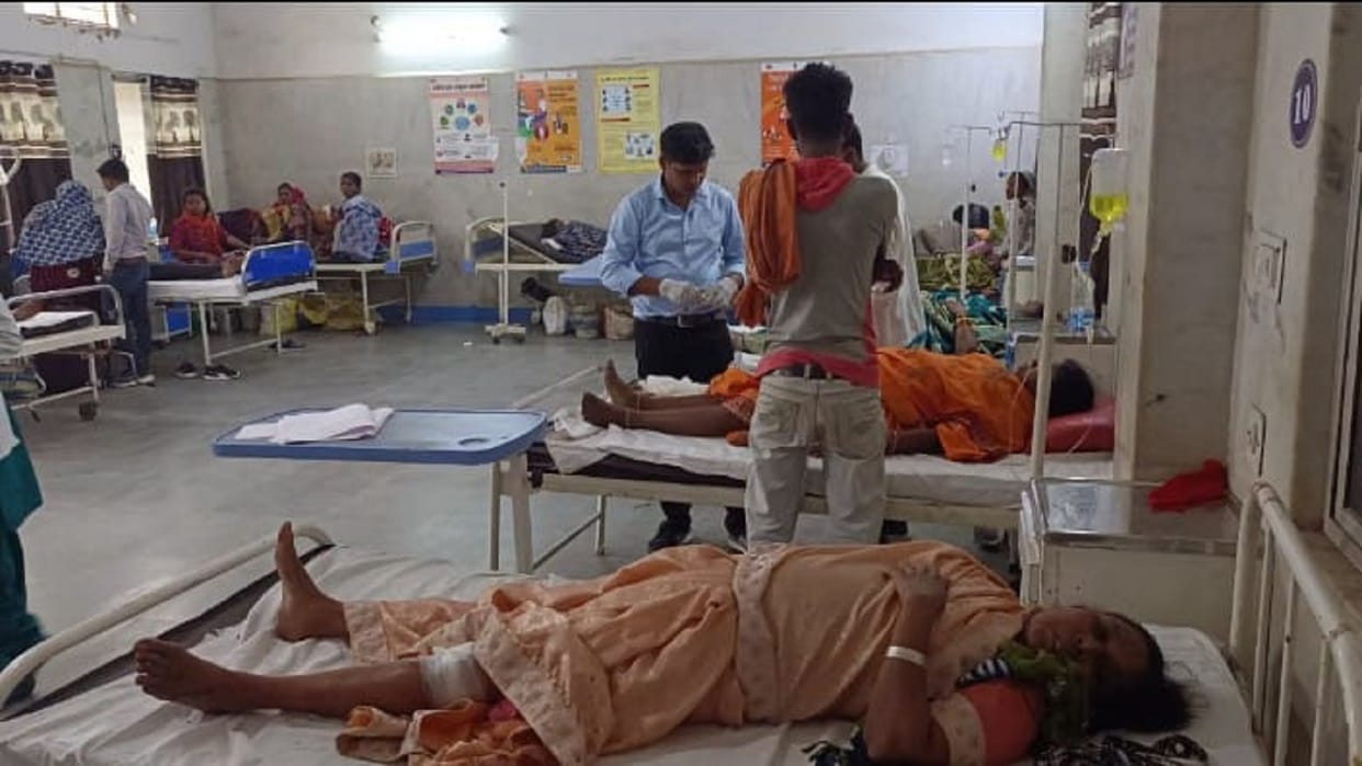 Bus full of passengers brake failed lost control and collided with a stone  21 injured