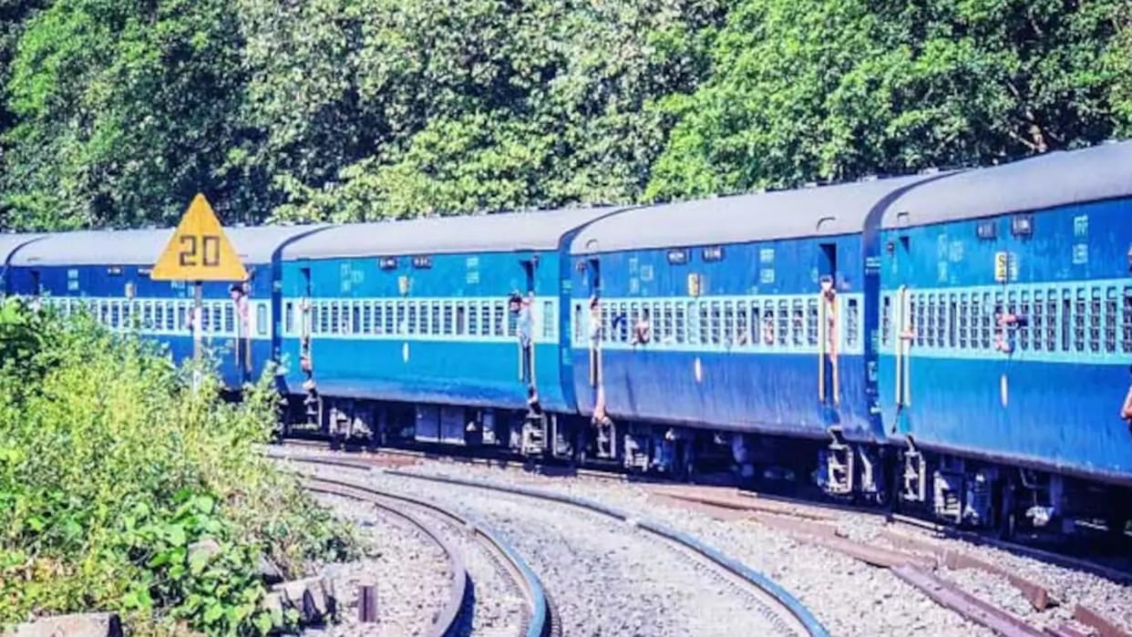 Many trains including Lucknow double decker will remain canceled on May 28