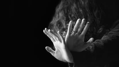 chhattisgarh young man killed minor girl by stabbing during jwara immersion in bhilai
