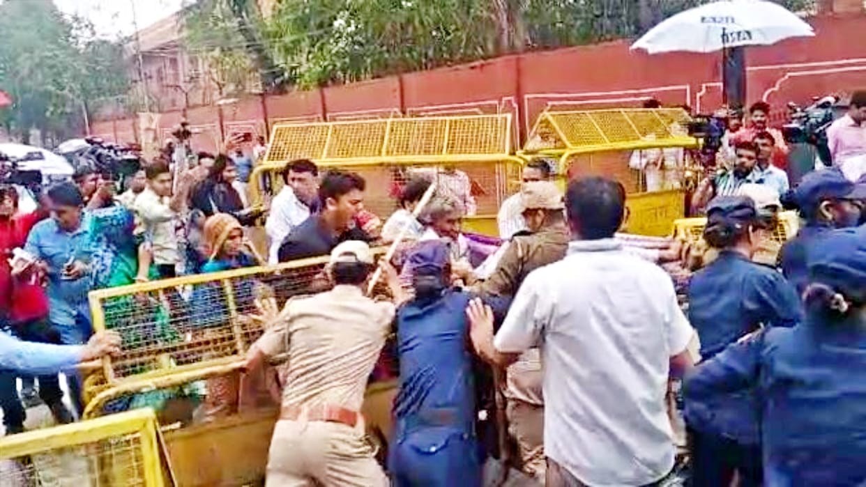 Heroines disappeared overnight from the picket site in Jaipur
