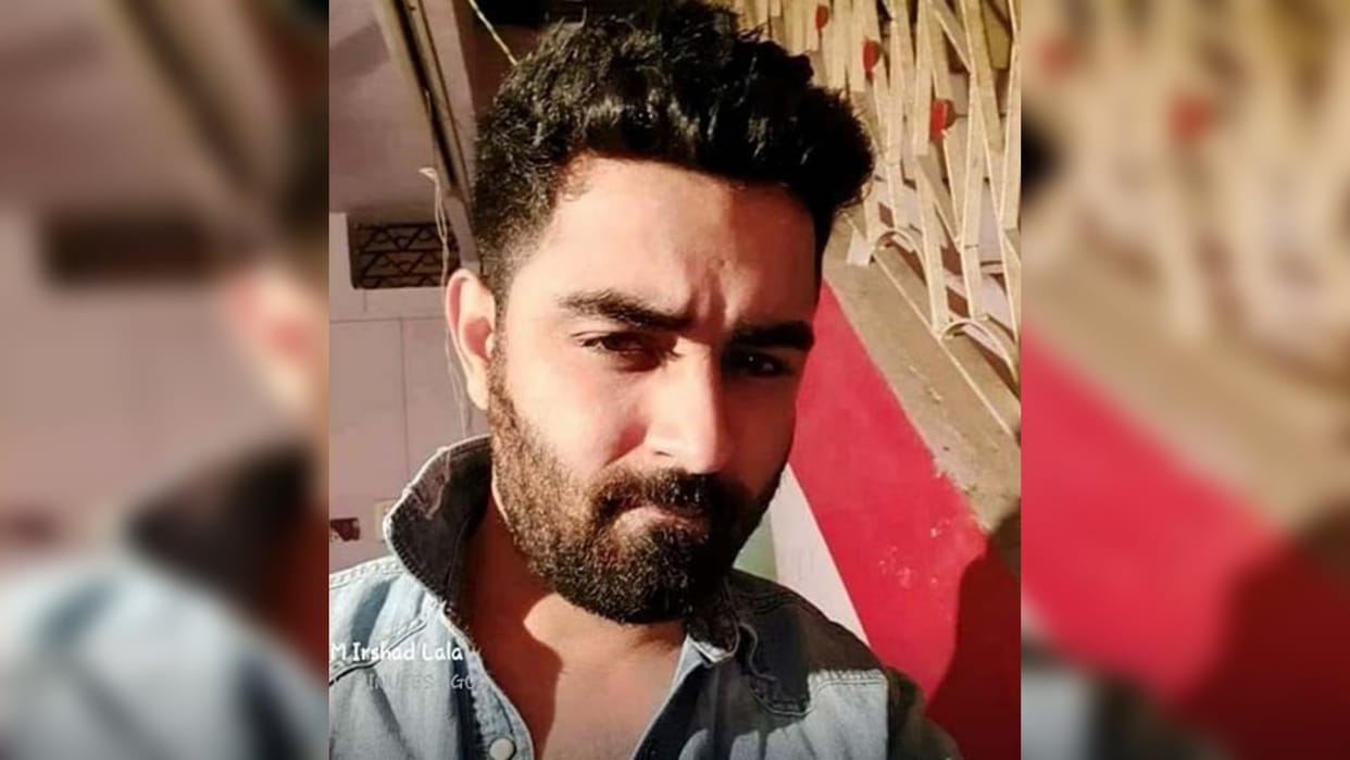 A reward of 5000 has been announced for arrest of accused in case of bar girls dancing in school in Ujjain