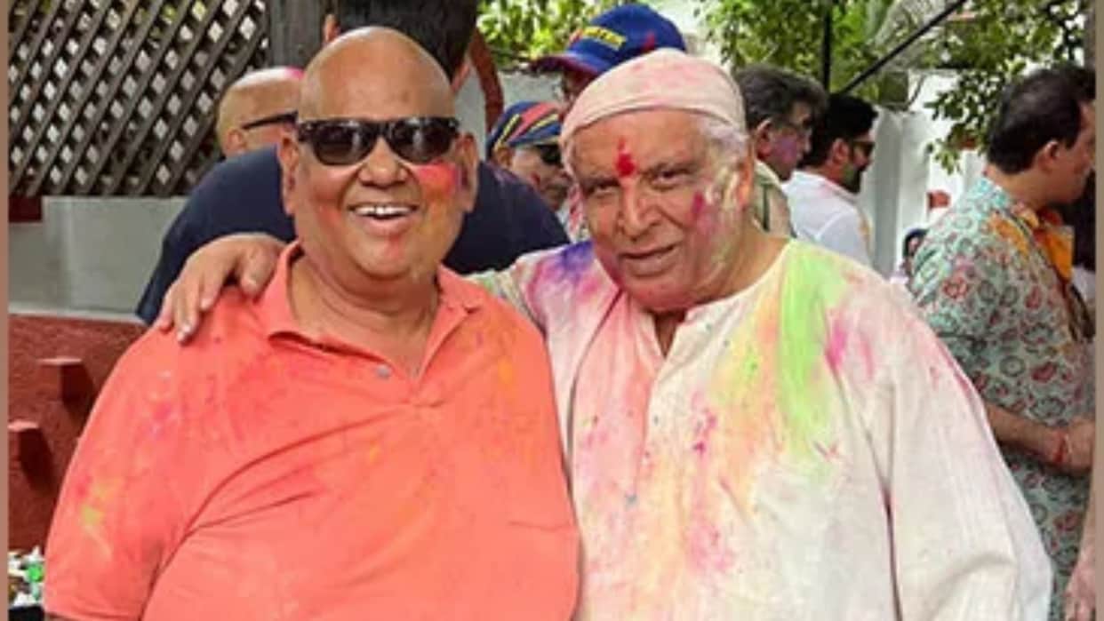 javed akhtar did an emotional post on twitter remembering satish kaushik after attending his Funeral
