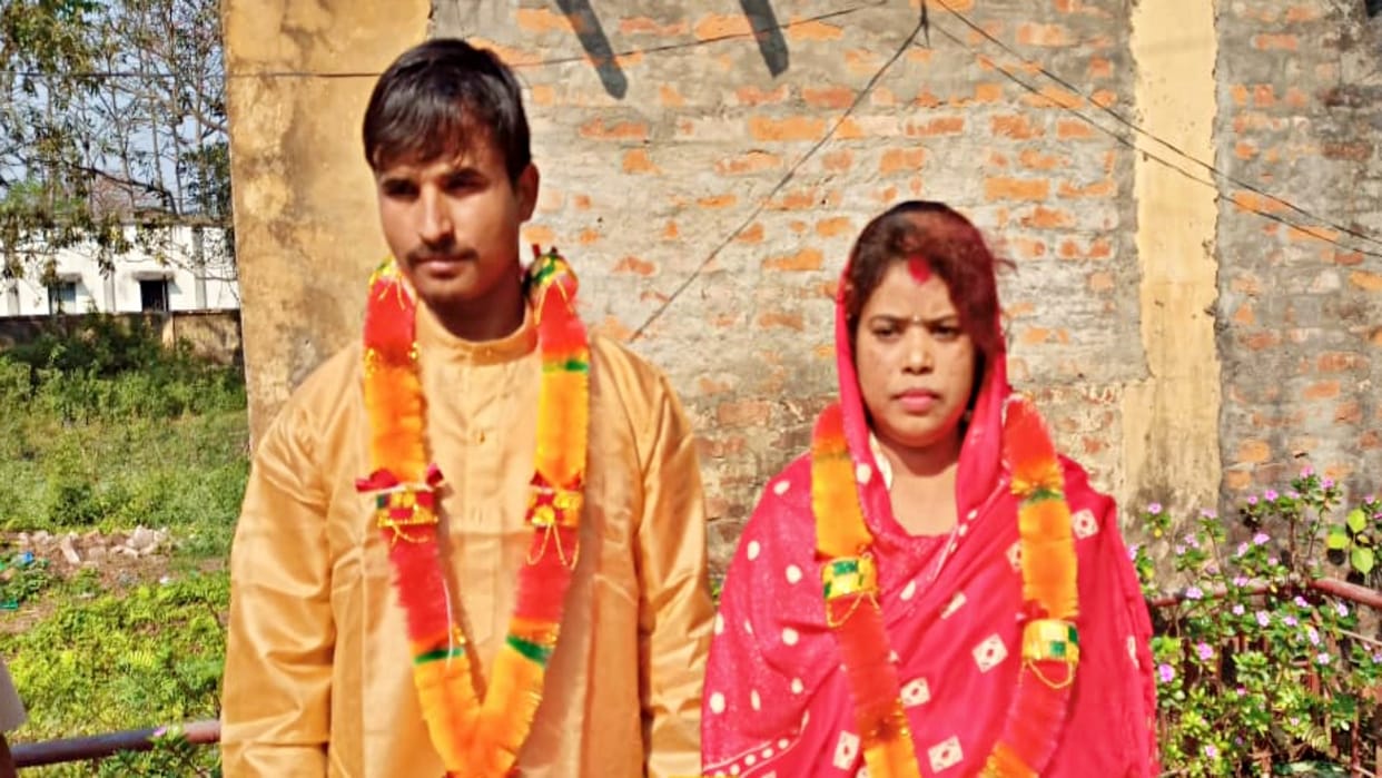 Sitamarhi Girl Chased Boyfriend To Jalandhar Varanasi TamilNadu Marry With Help Of Bihar Police