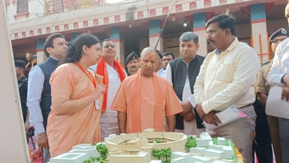 CM Yogi reached Mirzapur: went to the house of cabinet minister Swatantra Dev Singh, expressed condolences