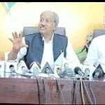 प्रेस कॉन्फ्रेंस लेते बृजमोहन अग्रवाल, राजेश मूणत और  अनुराग अग्रवाल