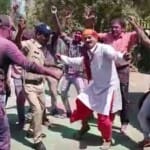 होली मिलन समारोह में डांस करते शहडोल एडीजीपी डीसी सागर