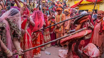 Ujjain: कहार समाज की परंपरागत लट्ठमार होली 12 मार्च को, ये लोग होंगे शामिल सांकेतिक तस्वीर