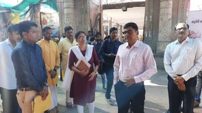 Ujjain News: कलेक्टर पहुंचे चिंतामन गणेश मंदिर, निर्माण कार्यों को जल्द पूरा करने के दिए निर्देश निरीक्षण करते हुए कलेक्टर