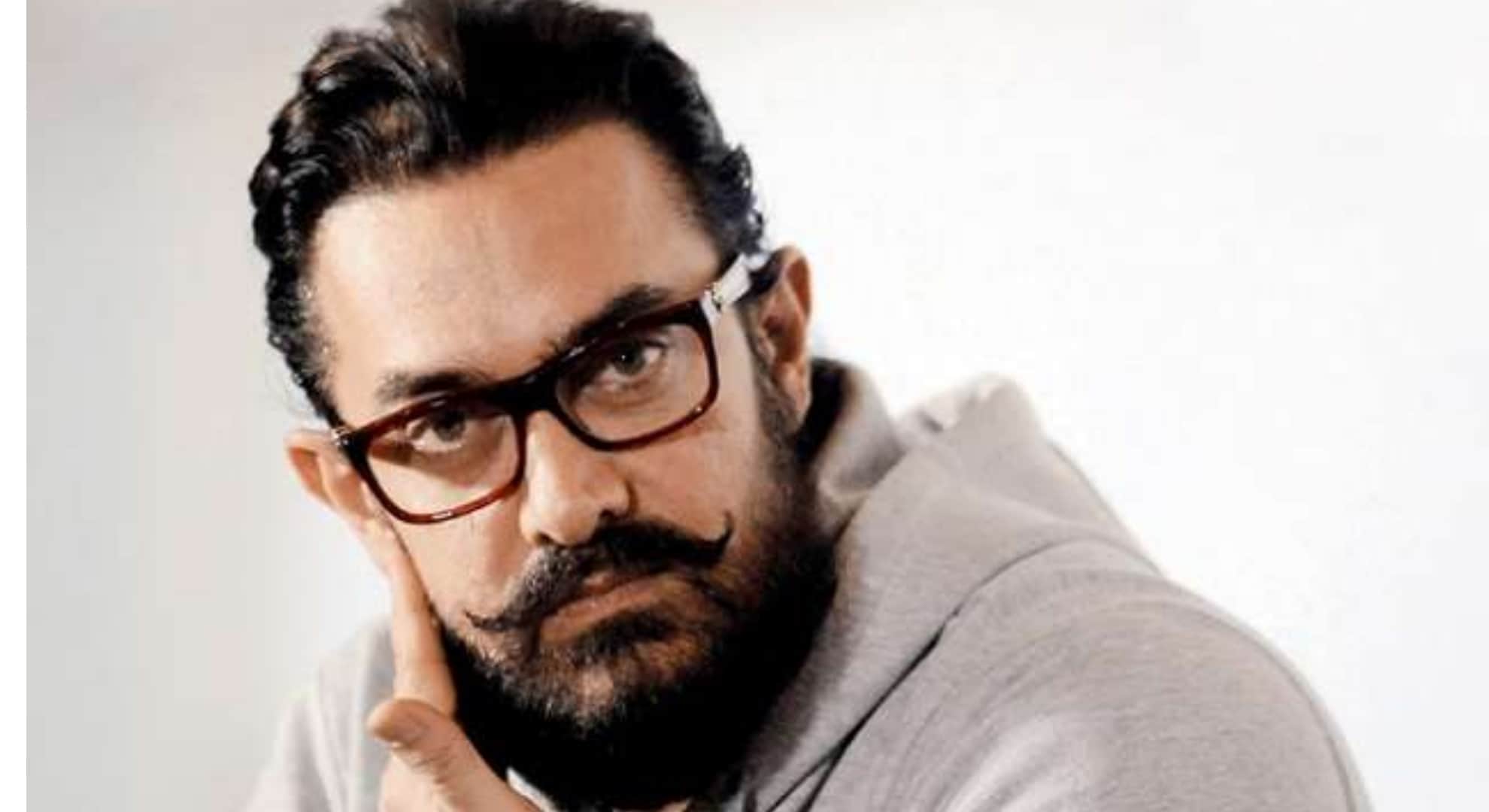 Aamir Khan made fun of his flop film laal singh chaddha with jasprit bumrah in IPL 2023 ad video goes viral