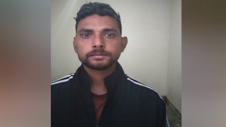Agra police has arrested a fraudster by charging high price of goods on OLX