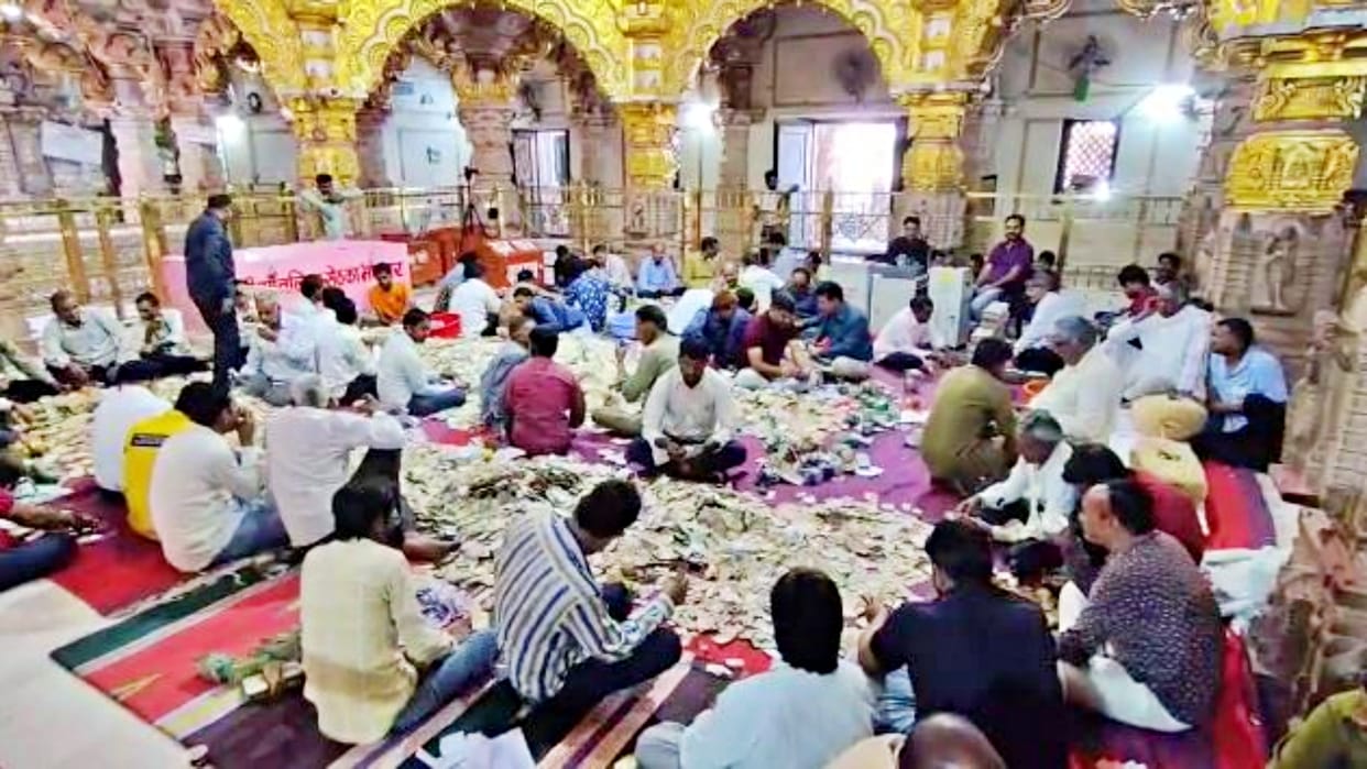 An amount of more than ten crores came out of the store of Lord Sanwalia Seth