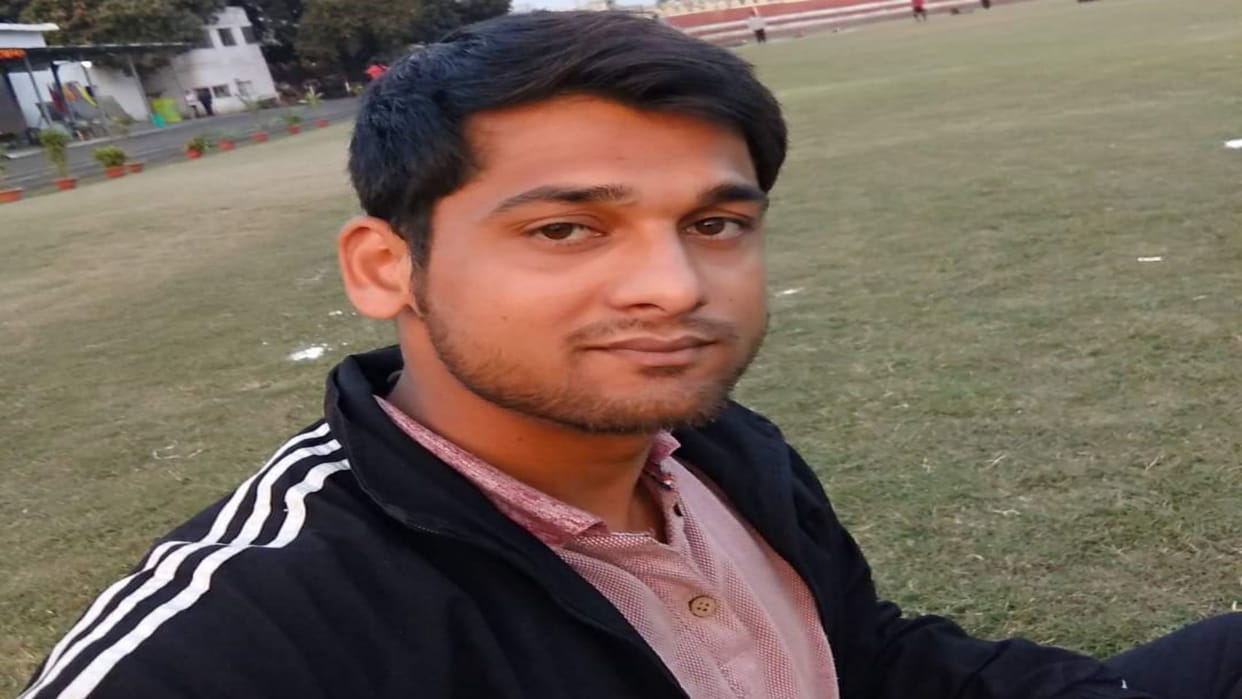 Bhopal Suicide After killing wife and son sub-inspector commits suicide by cutting himself off from train