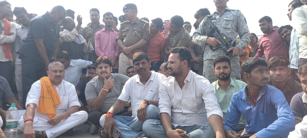 Bihar: Uproar against the murder of a youth in Aurangabad, people protested on the road