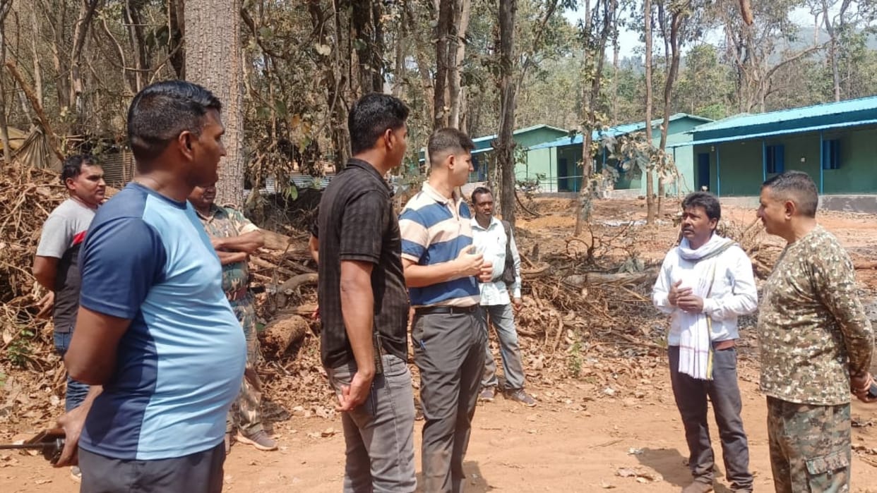 chattisgarh sp pushkar sharma visited naxalite affected areas in narayanpur