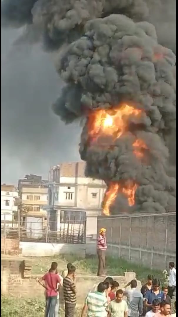 Bihar: Fierce fire in Patna's Beur now creates panic, plastic pipe godown ashes