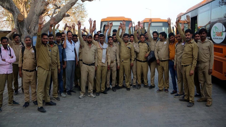 Ban on mobile use in bus staff of electric buses go on strike