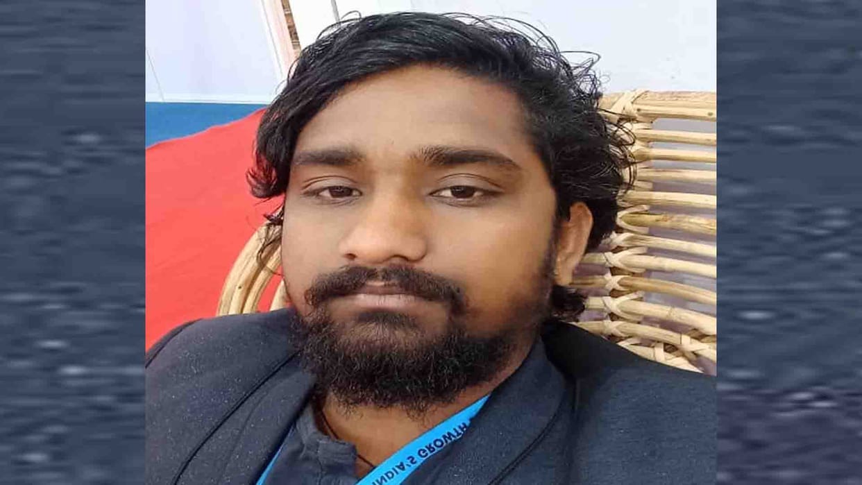 Unnao Accident: bike collided with divider on expressway, one died