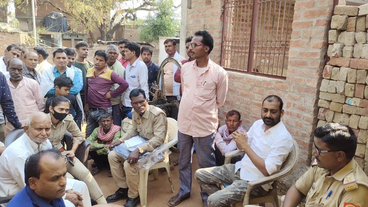 girl student swings by making a dupatta noose in Farrukhabad, police sent the dead body for post mortem