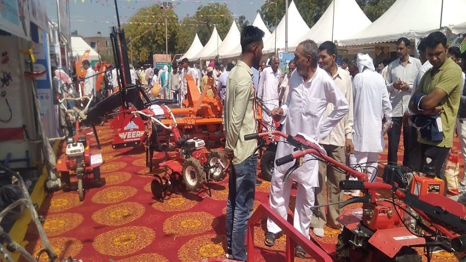 Hisar Krishi Vikas Mela Farmers took information about latest fertilizers seeds and plants
