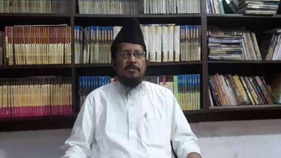 Maulana Shahabuddin strong objection against loudspeakers ban in Ramadan in Saudi Arabia