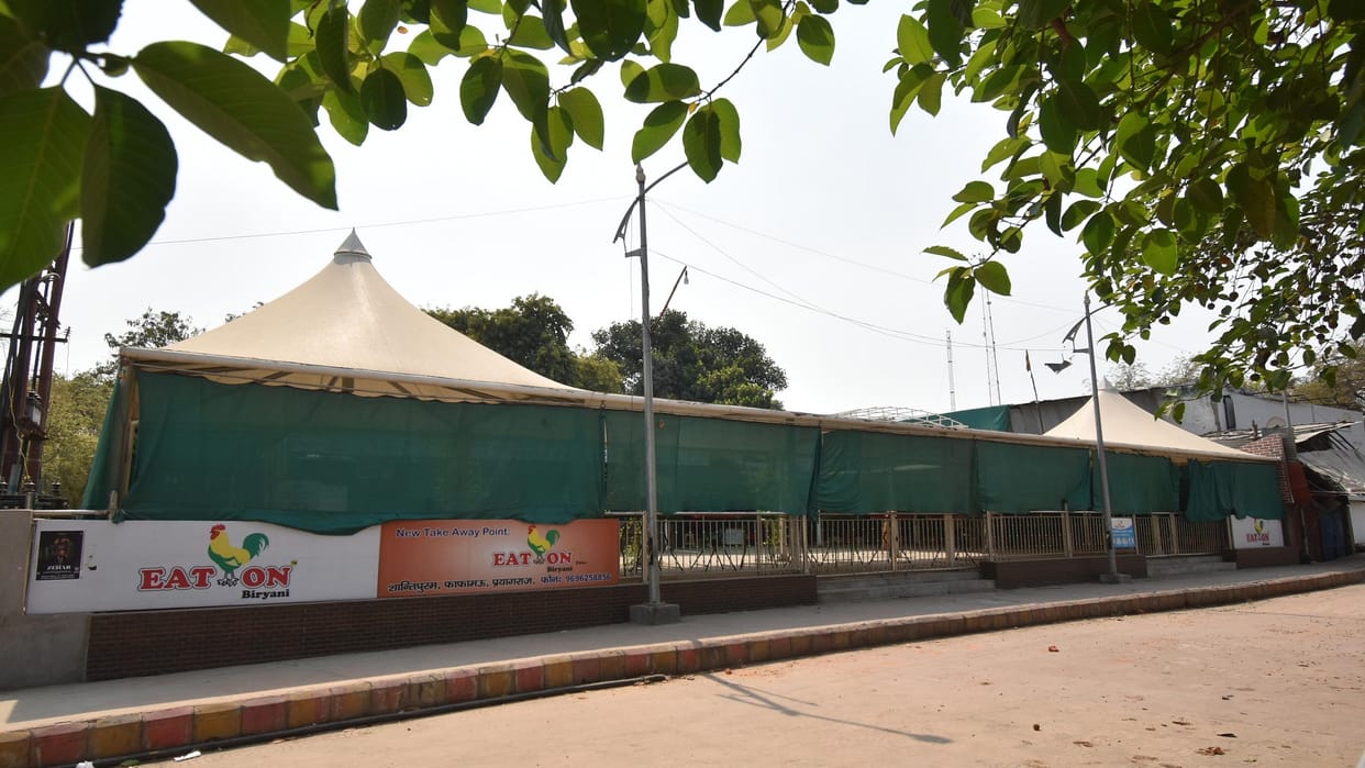 Eat on restaurant of Nafees, close to Mafia Atiq, will be closed, rent agreement is ending on Monday