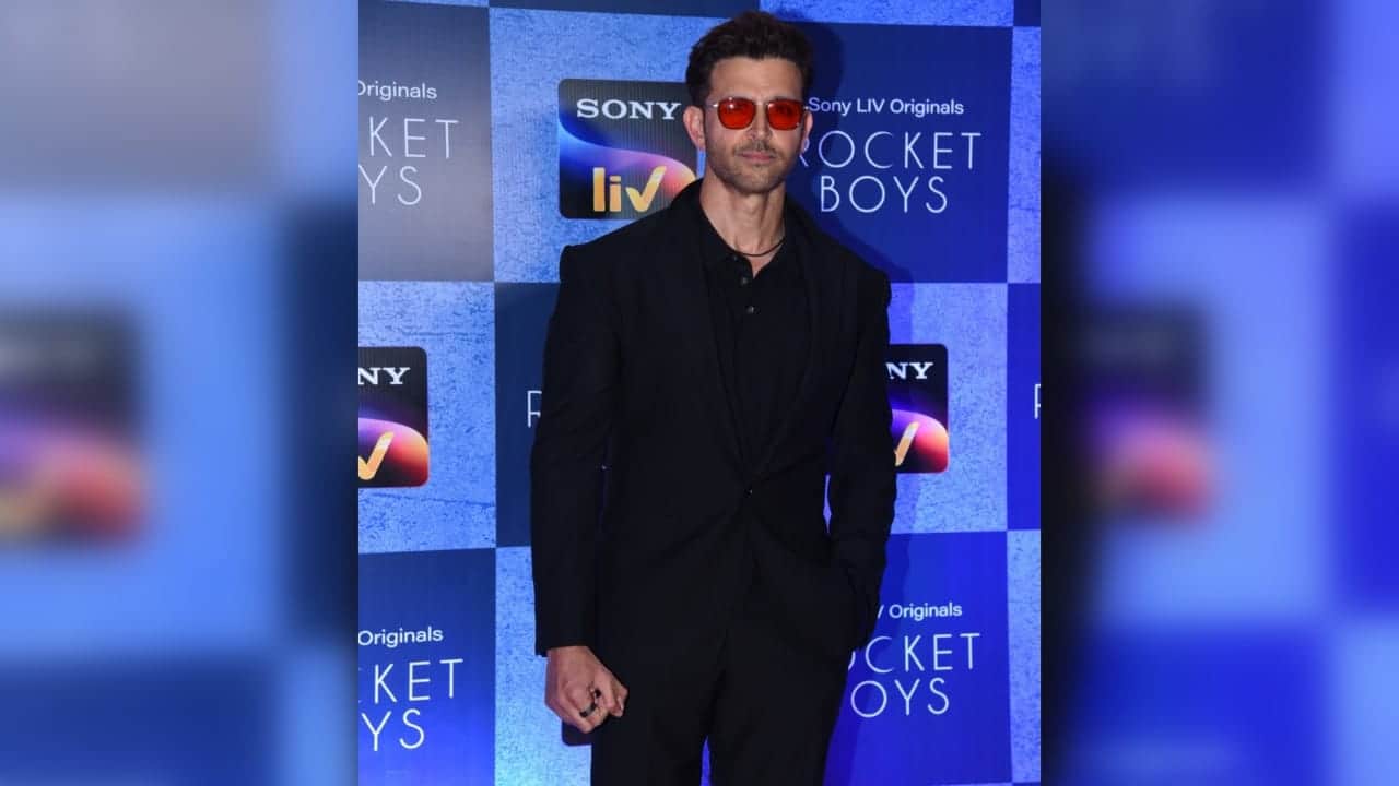 Hrithik arrives to watch Saba Azad's web series rocket boys season 2 with bouncers