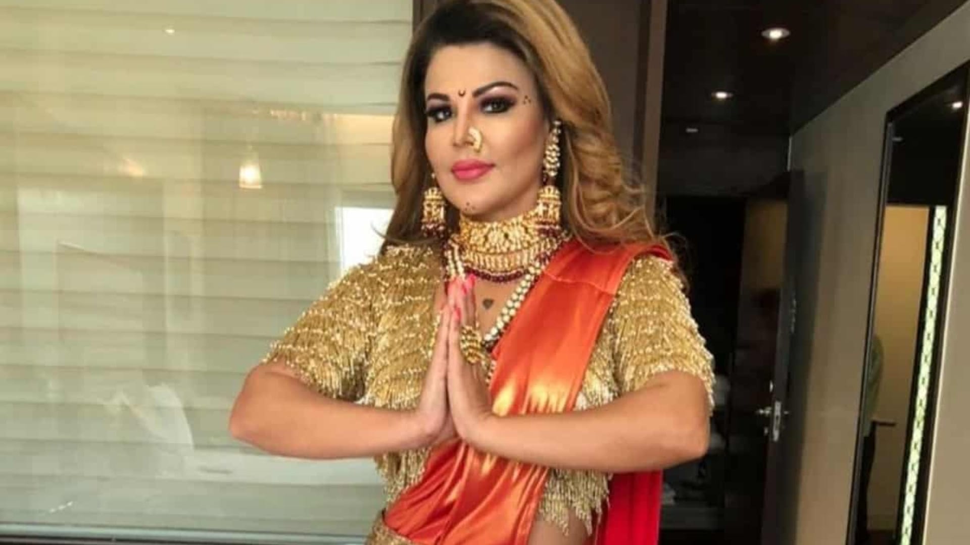 Rakhi Sawant Life Inspire Song jhootha Release actress cried In front Of Paparazzi said im also a human being