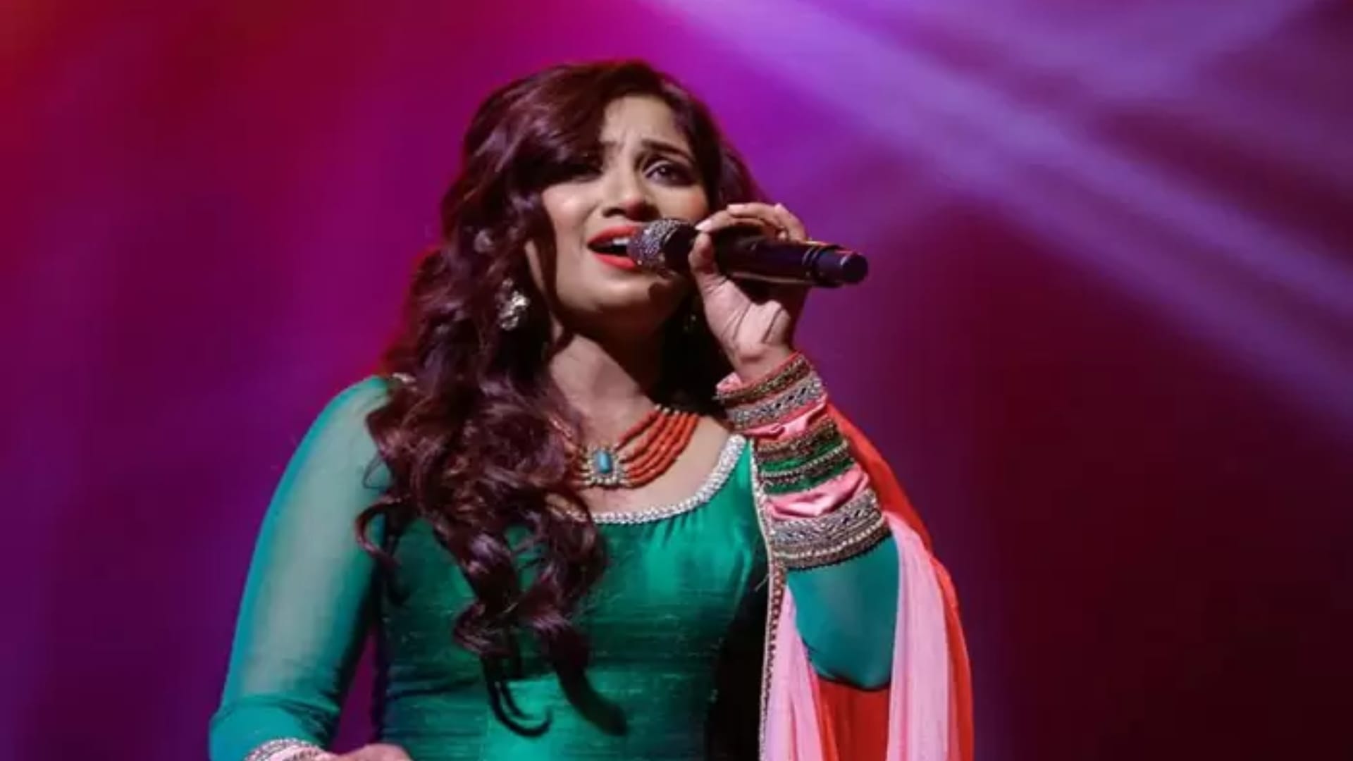Shreya Ghoshal Birthday of Bollywood Playback Singer Networth and Some Unknown Facts about her career