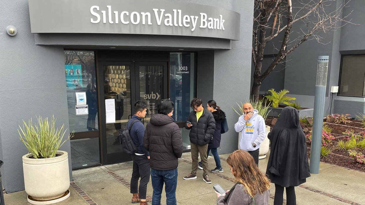 Silicon Valley Bank CEO sold stock before collapse