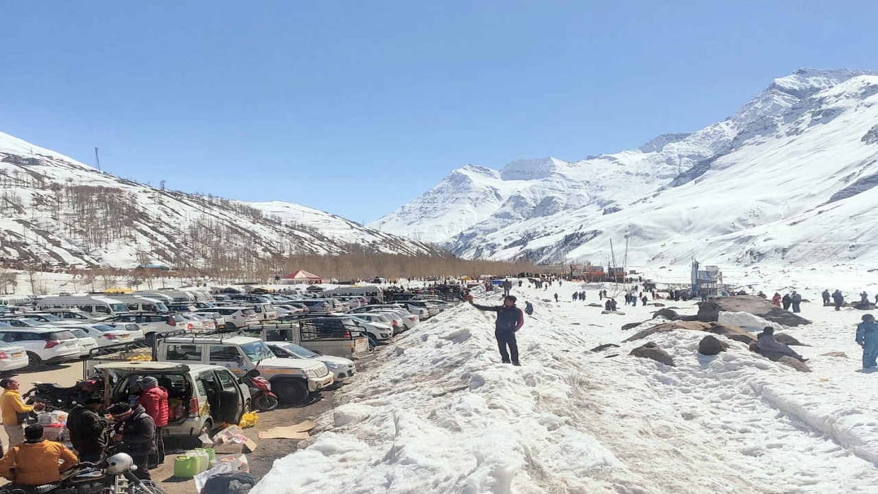 Snow Marathon: Runners will run on a sheet of snow at an altitude of ten thousand feet in Sissu