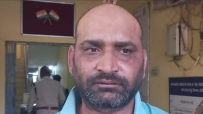 पुलिस गिरफ्त में आरोपी।