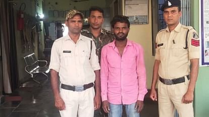 chhattisgarh young man arrested from pune for molesting minor in kabirdham
