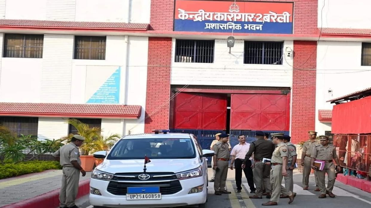 Umesh Pal Murder Case: SSP Along with SIT Searched the Jail, Young Man Caught