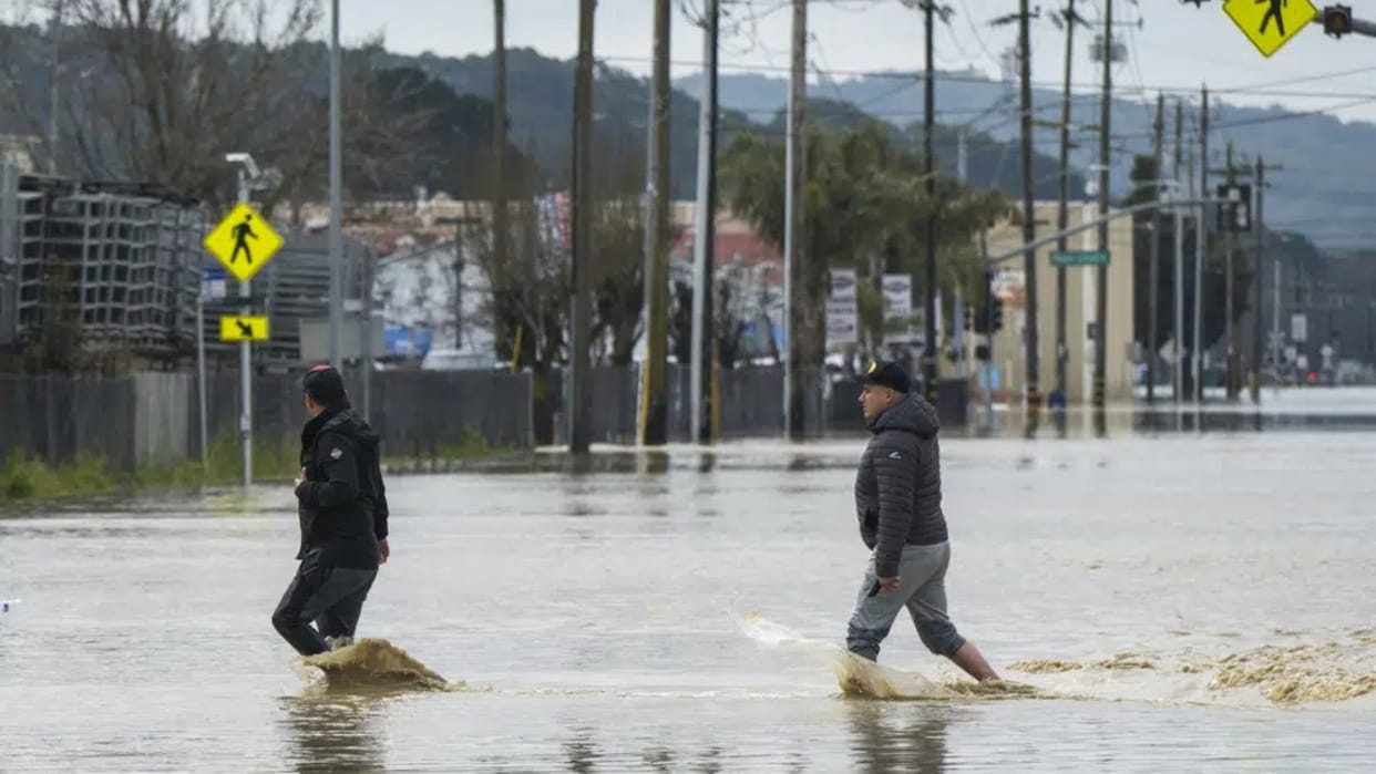 US News Storm breaches California river levee thousands evacuate