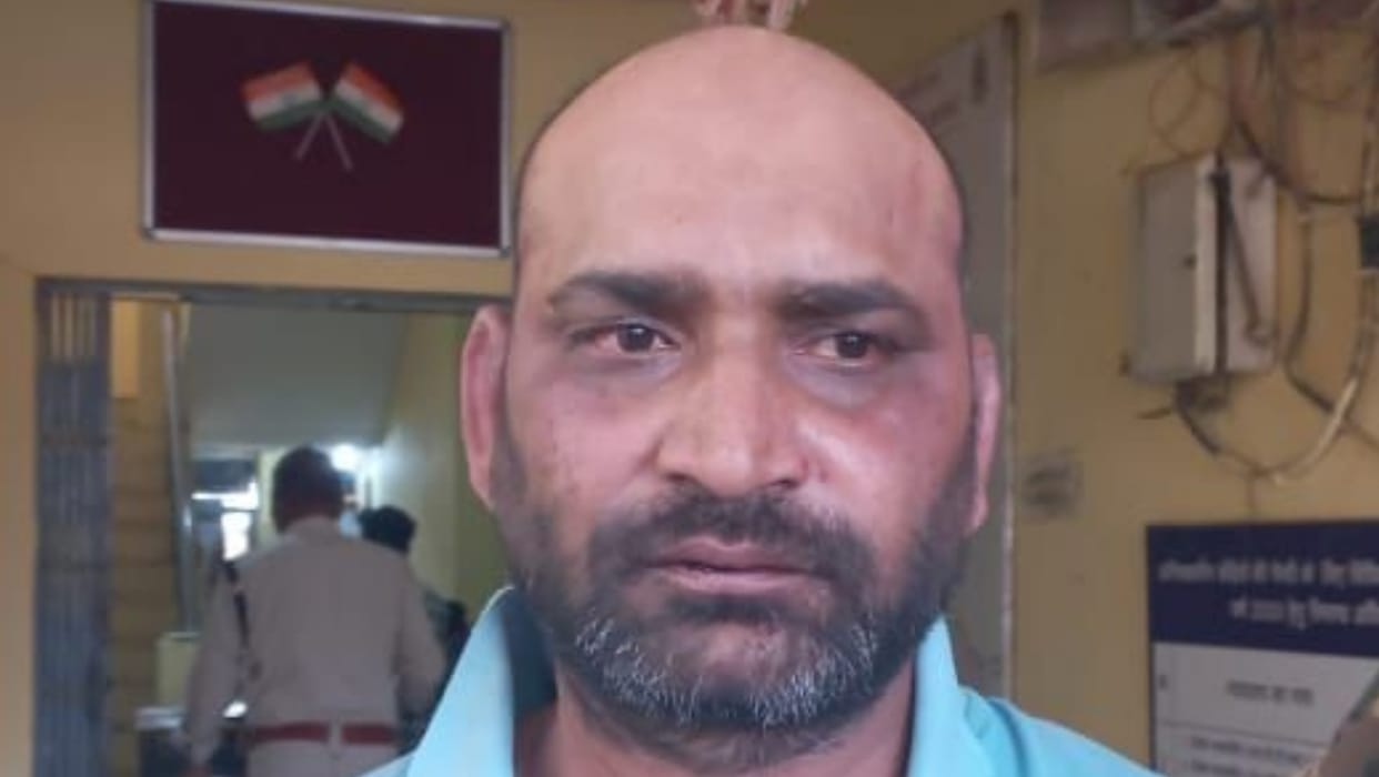two arrested for robbing villagers posing as policemen in jagdalpur