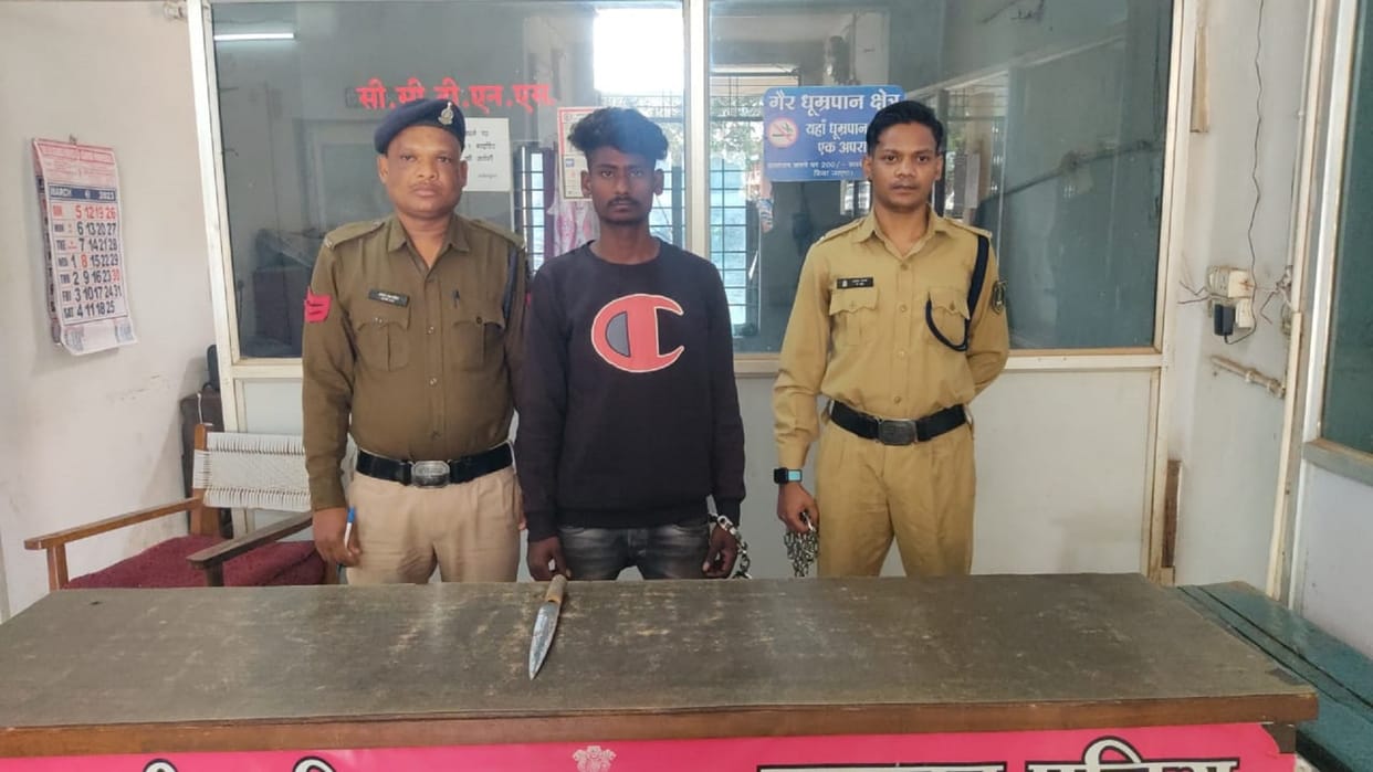 Police arrested a young man who threatened people with a knife outside the Women Polytechnic