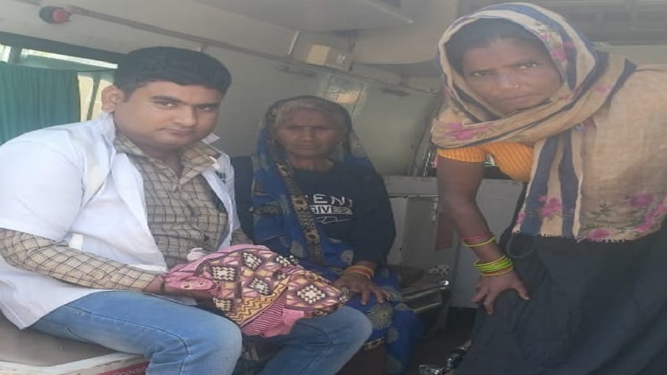 woman gave birth to a child in an ambulance