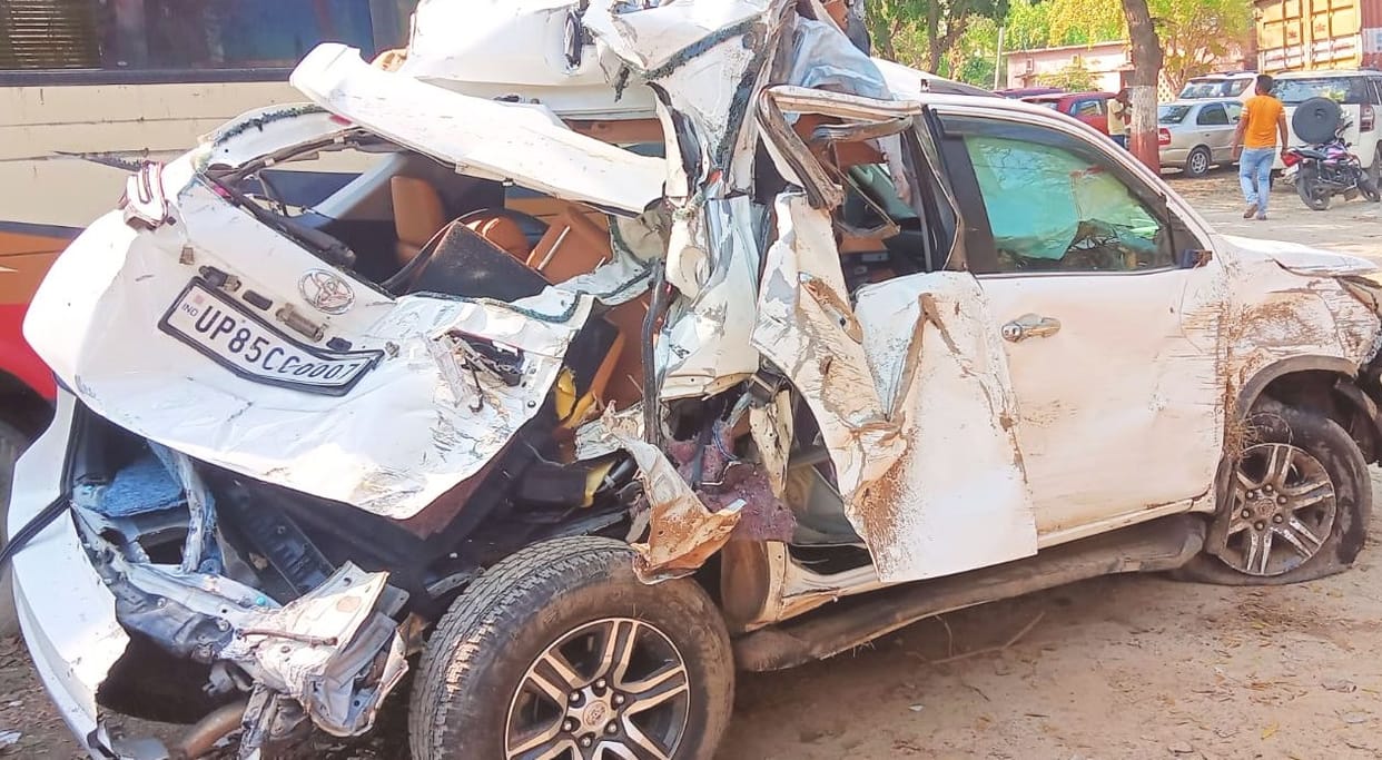 Govardhan MLA's Fortuner collided turned unbalanced after accident