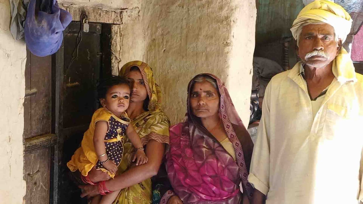 Fatehpur: After the death of husband, wife was prevented from entering the house